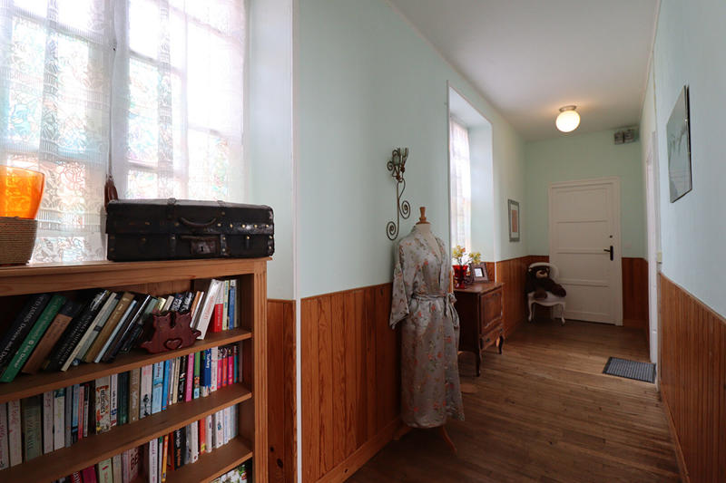 Maison - 325 m² - 15 pièces