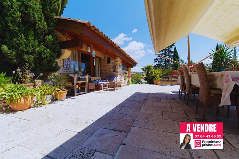 Demeure - 235 m² - 6 pièces