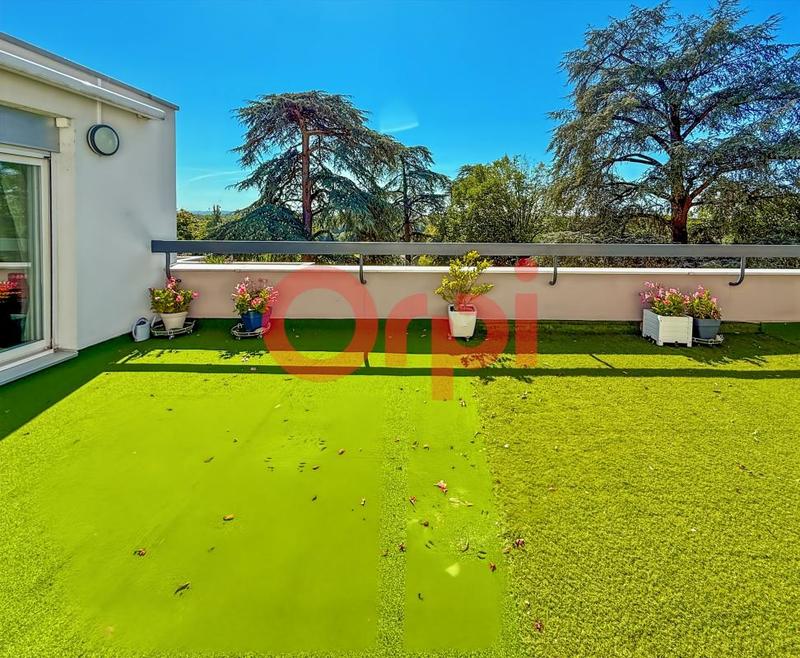 Appartement - 120 m² - 6 pièces