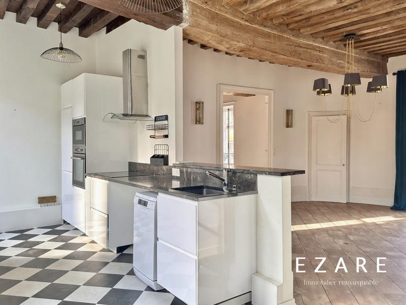 Appartement - 147 m² - 6 pièces