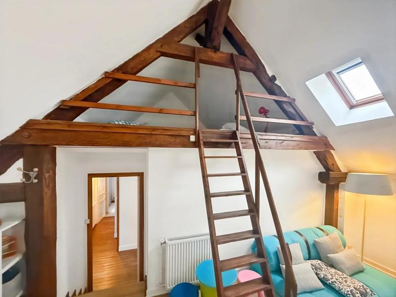 Maison - 240 m² - 9 pièces