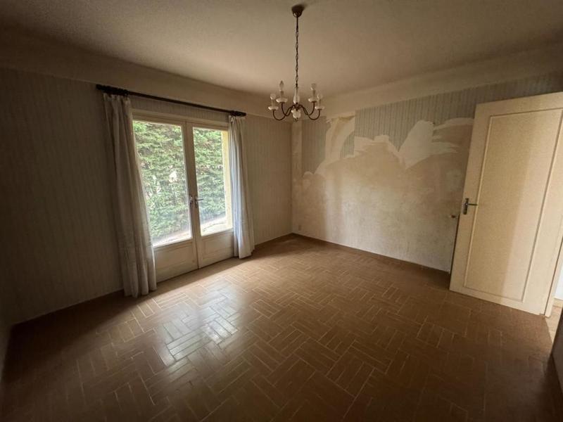 Maison - 330 m² - 8 pièces