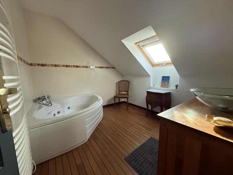 Maison traditionnelle - 191 m² - 8 pièces