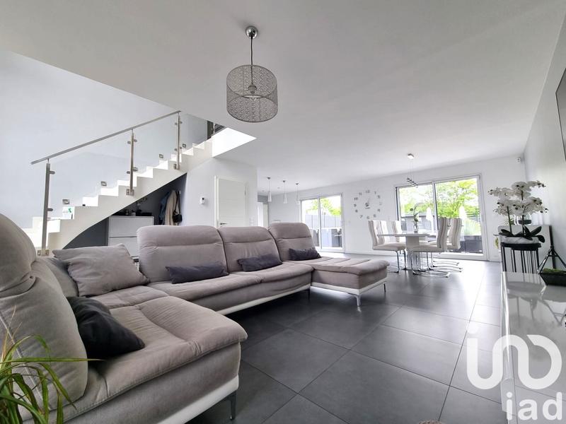 Maison - 180 m² - 6 pièces