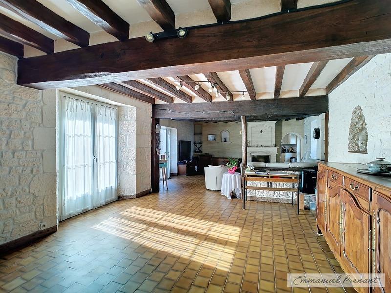 Maison - 210 m² - 10 pièces