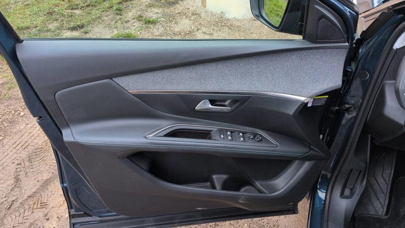 Peugeot 3008 II 1.5 BlueHDi 130 Allure Pack