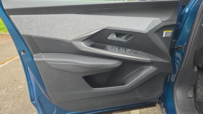 Peugeot 3008 1.2 Hybrid 136 e-Dsc6 Allure