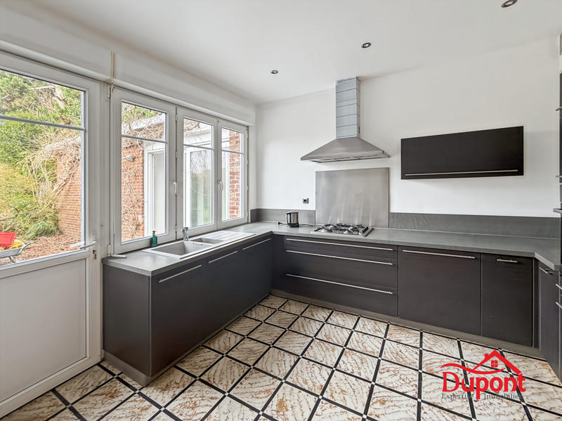 Maison - 249 m² - 7 pièces