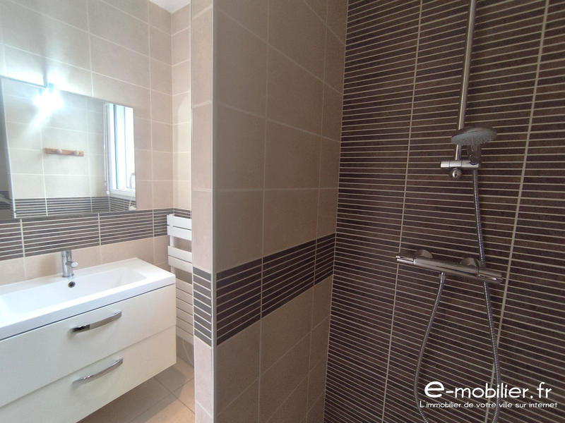 Maison - 80 m² - 5 pièces