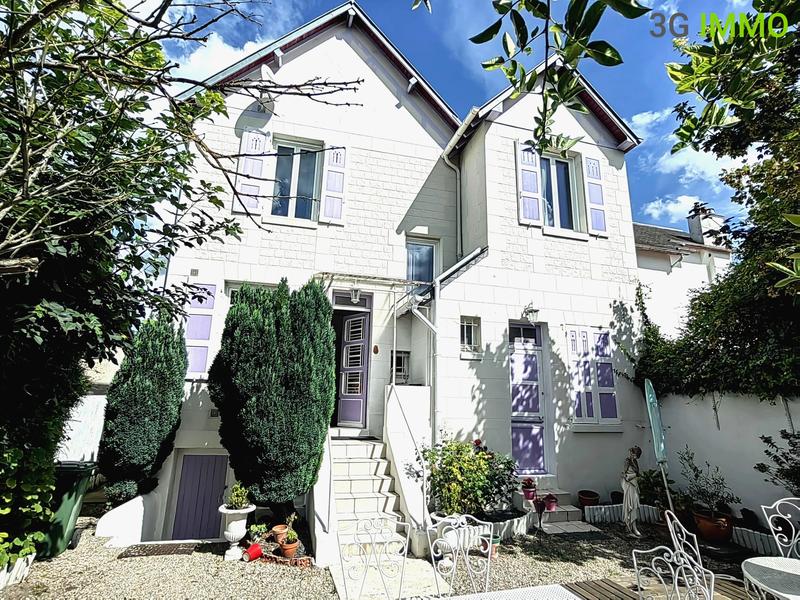 Maison - 95 m² - 5 pièces
