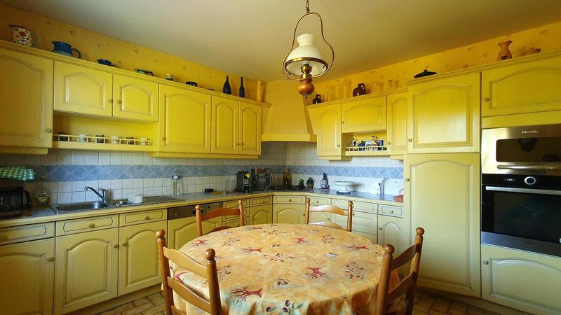 Maison - 180 m² - 7 pièces