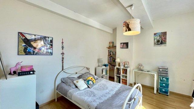 Maison - 280 m² - 6 pièces