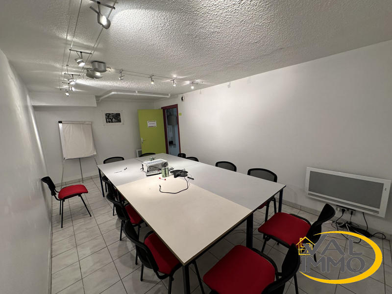 Bureau - 157 m² - 6 pièces