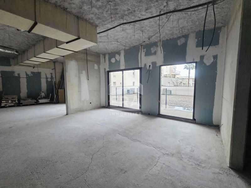 Local commercial - 212 m²