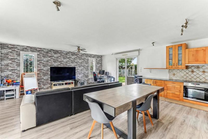 Demeure - 110 m² - 5 pièces