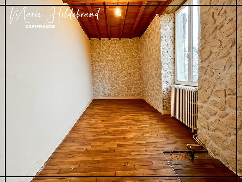 Maison en pierre - 166 m² - 7 pièces