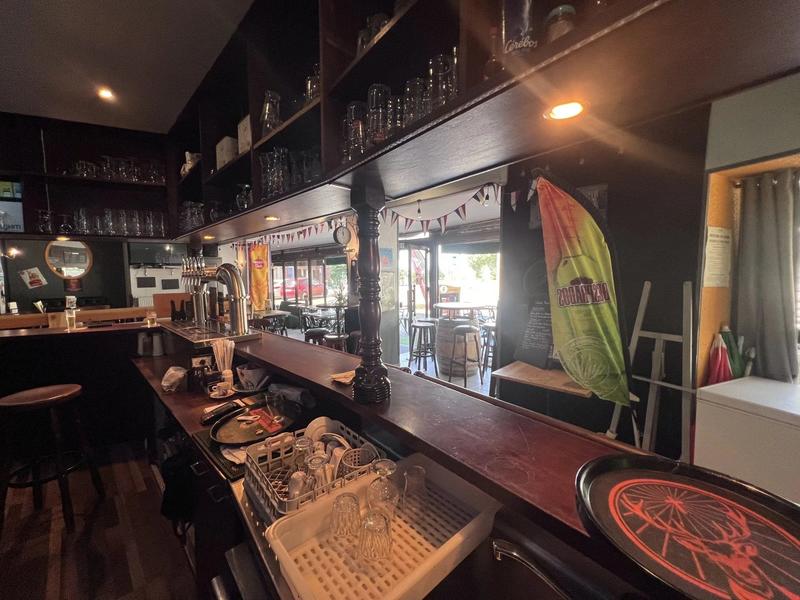 Magasins - 66 m² - 1 pièce