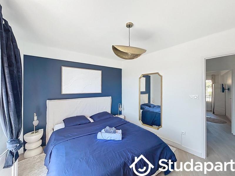 Chambre - 80 m² - 1 pièce