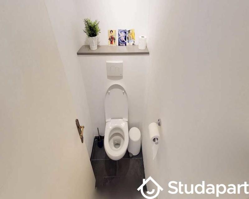 Chambre - 80 m² - 1 pièce