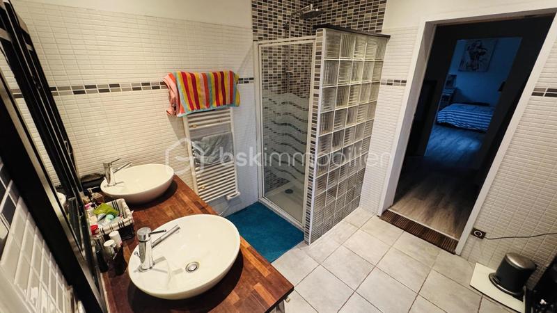 Maison de bois - 201 m² - 8 pièces