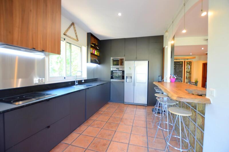 Villa - 200 m² - 9 pièces