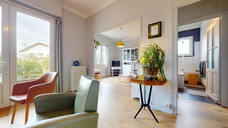 Maison traditionnelle - 109 m² - 6 pièces