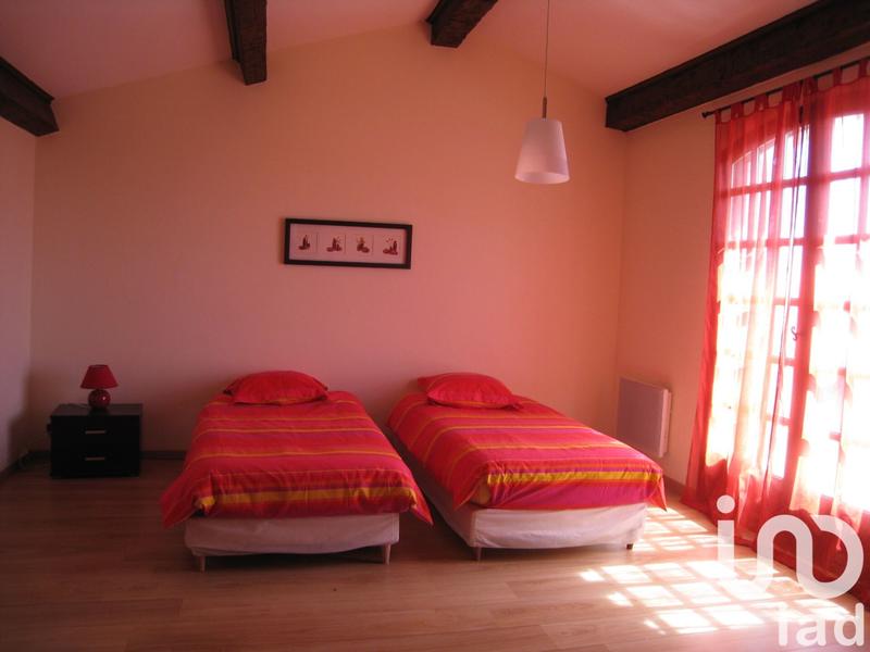 Maison - 330 m² - 8 pièces