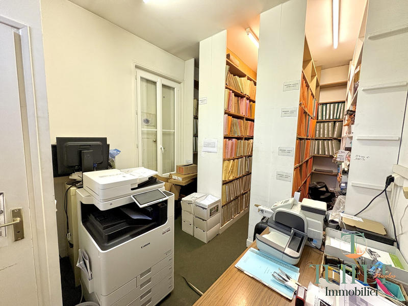 Bureau - 147 m² - 8 pièces