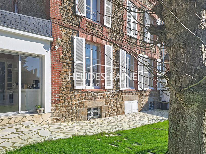 Maison - 197 m² - 8 pièces