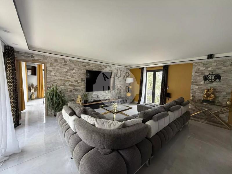 Villa - 160 m² - 6 pièces