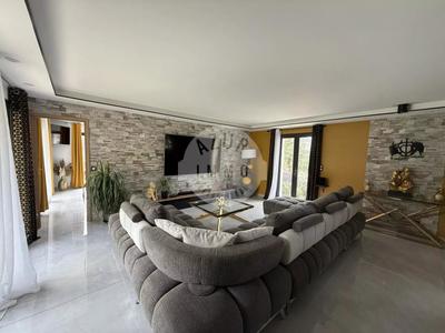 Villa - 160 m² - 6 pièces