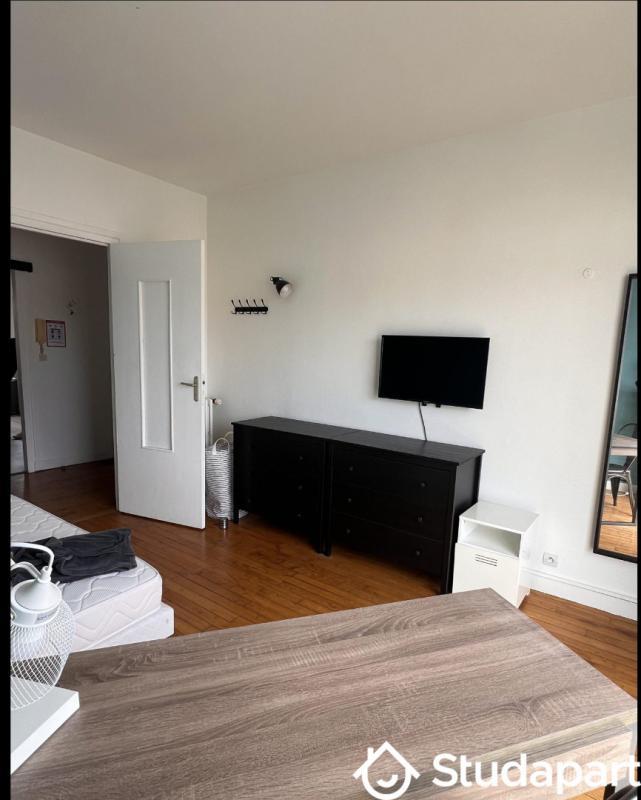 Chambre - 12 m² - 1 pièce