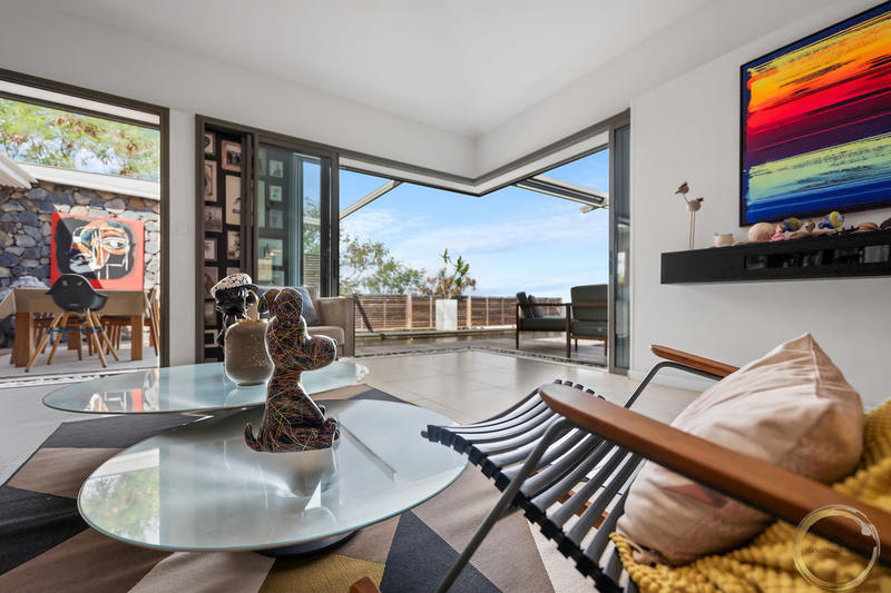 Maison - 230 m² - 8 pièces