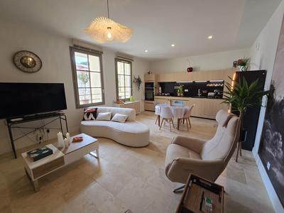 Appartement - 84 m² - 3 pièces