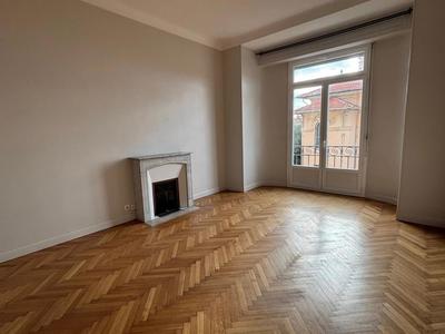 Appartement - 88 m² - 4 pièces