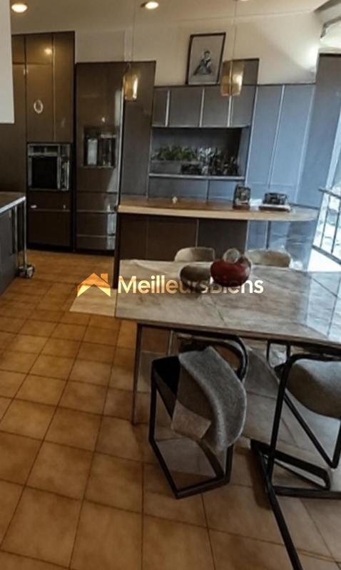 Appartement - 82 m² - 3 pièces