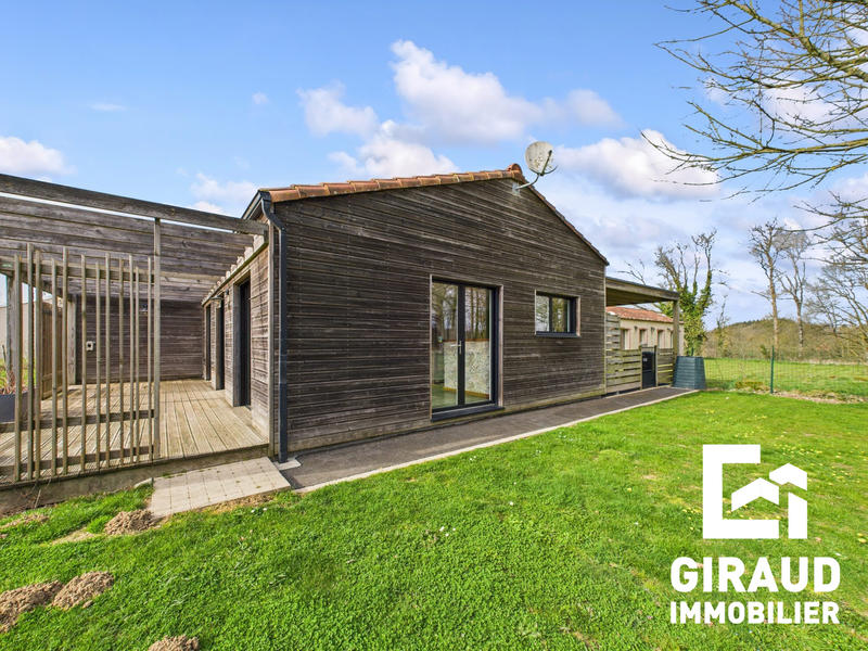 Maison - 92 m² - 4 pièces