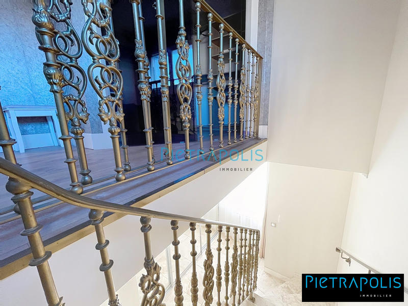 Villa - 390 m² - 14 pièces