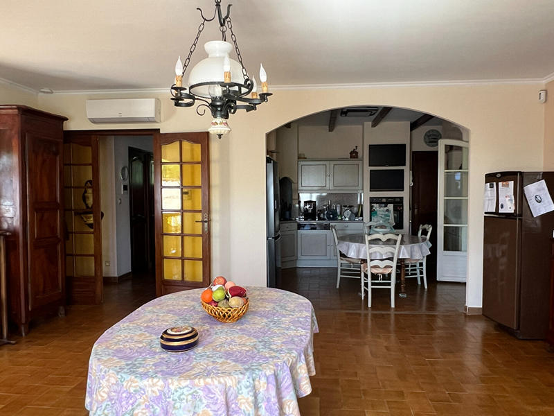 Maison - 180 m² - 6 pièces