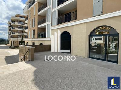 Local commercial - 83 m²