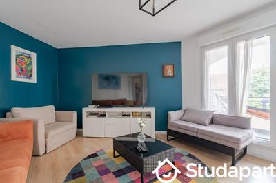 Chambre - 104 m² - 1 pièce