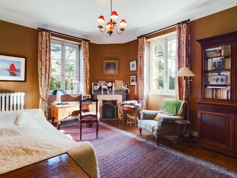 Maison - 800 m² - 20 pièces