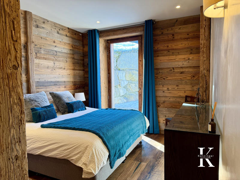 Châlet - 476 m² - 8 pièces