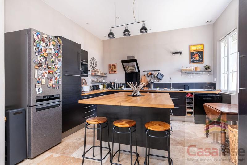 Maison - 180 m² - 6 pièces