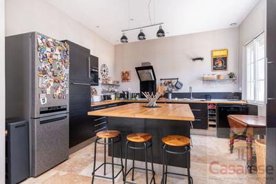 Maison - 180 m² - 6 pièces