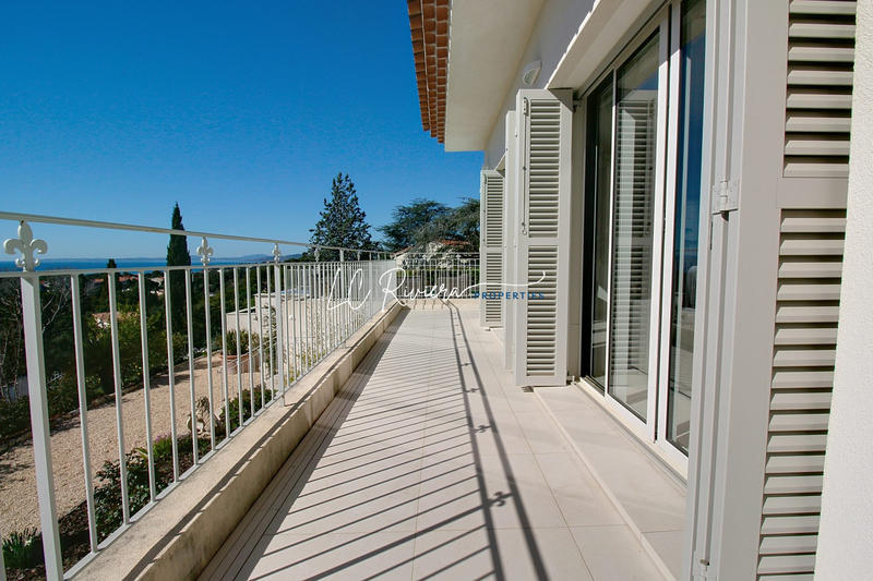 Villa - 250 m² - 8 pièces