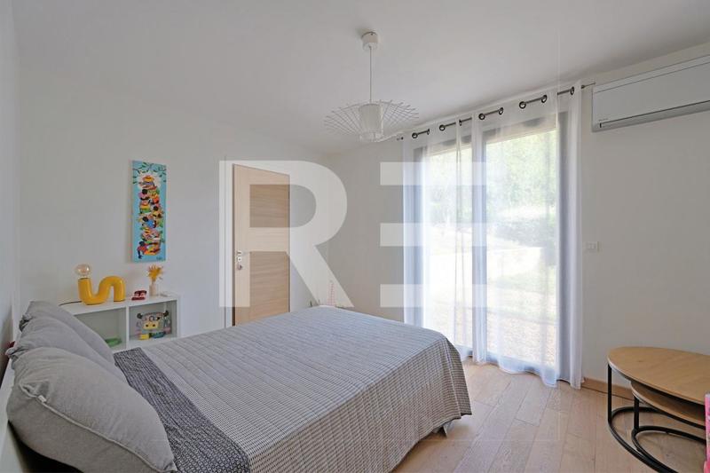 Maison - 185 m² - 6 pièces