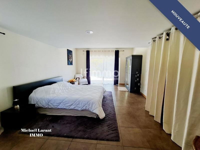 Propriété - 484 m² - 7 pièces