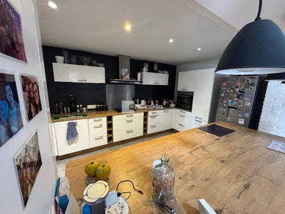 Maison traditionnelle - 166 m² - 5 pièces