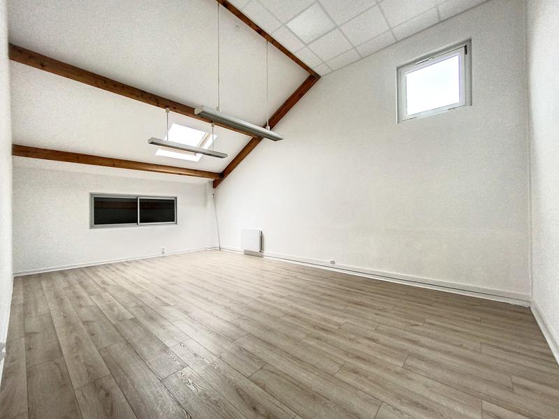 Bureau - 201 m²